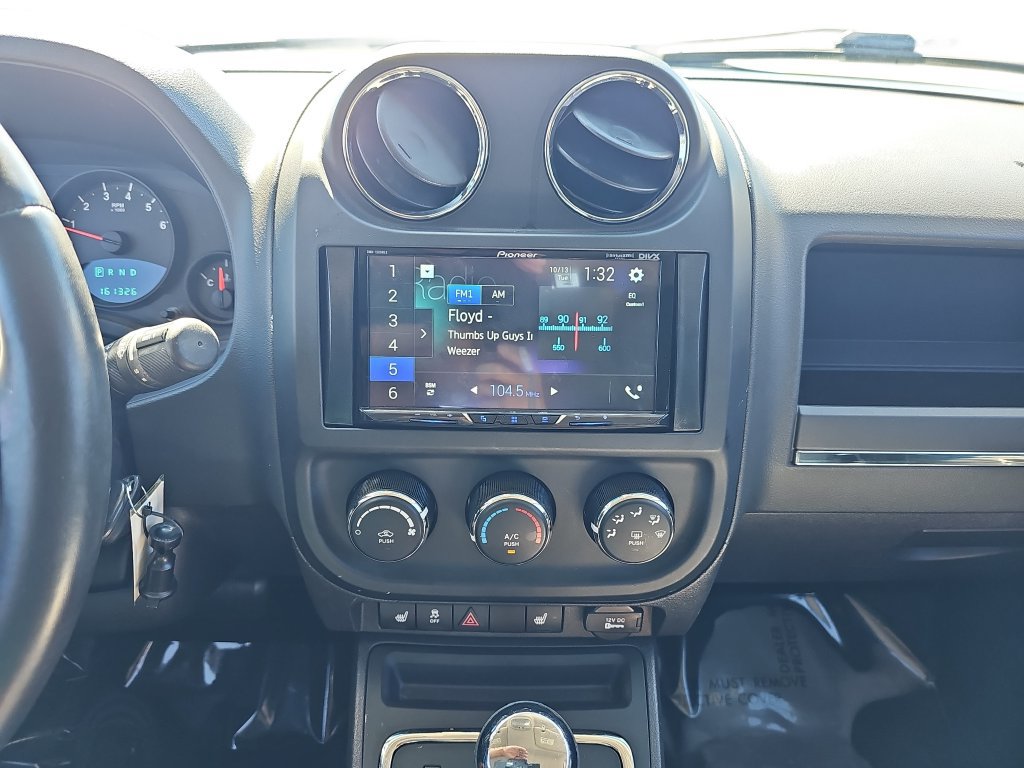 Used 2012 Jeep Compass Latitude FWD image 20