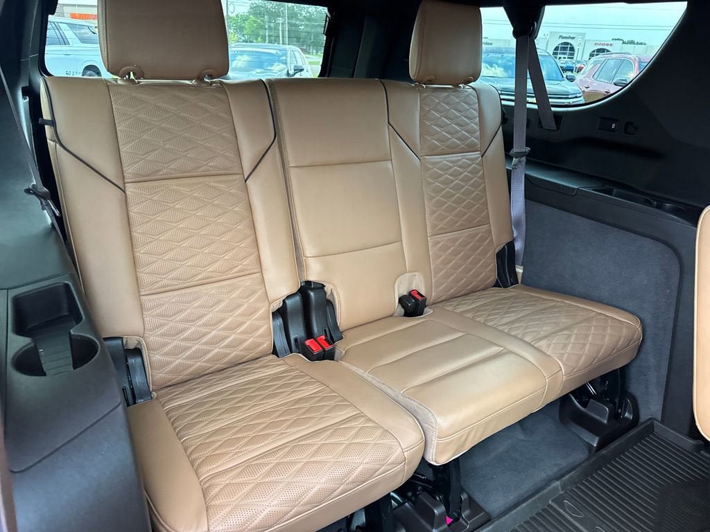 Used 2022 Cadillac Escalade ESV Premium Luxury w/ LPO, Floor Liner Package AWD/4WD image 14