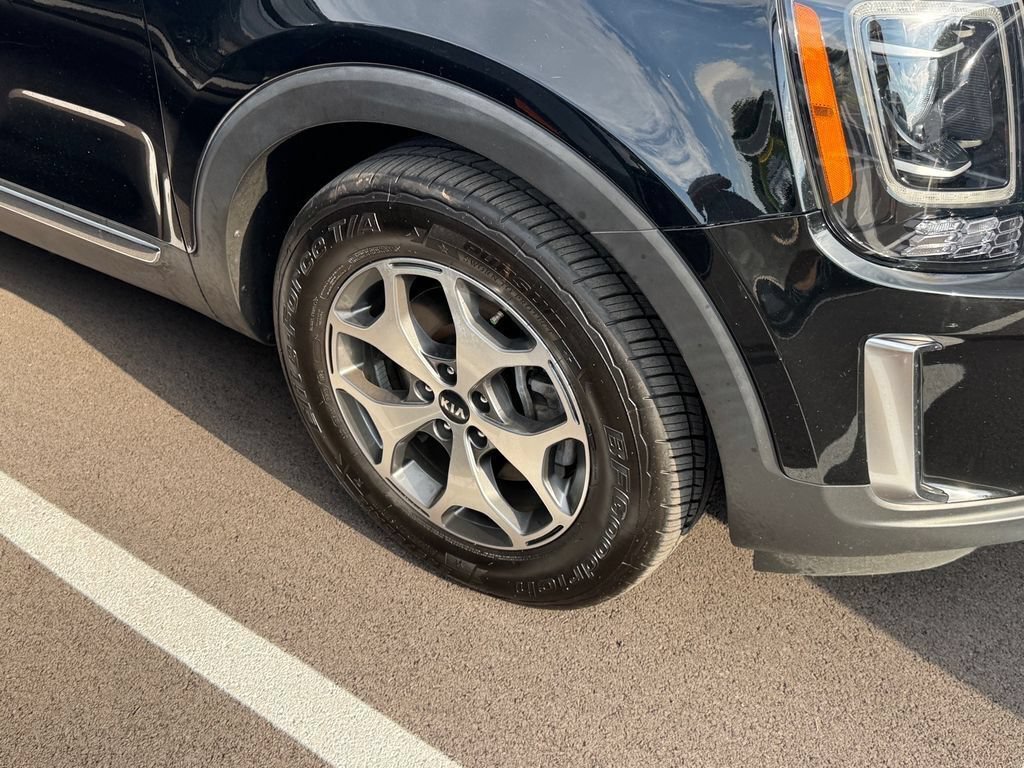 Used 2020 Kia Telluride EX AWD/4WD image 18