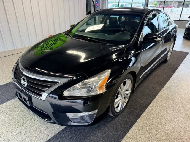 Used 2014 Nissan Altima 3.5 SL w/ Technology Package FWD image 1