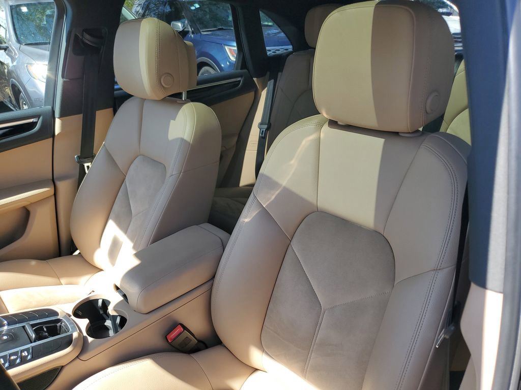 Used 2021 Porsche Macan image 18