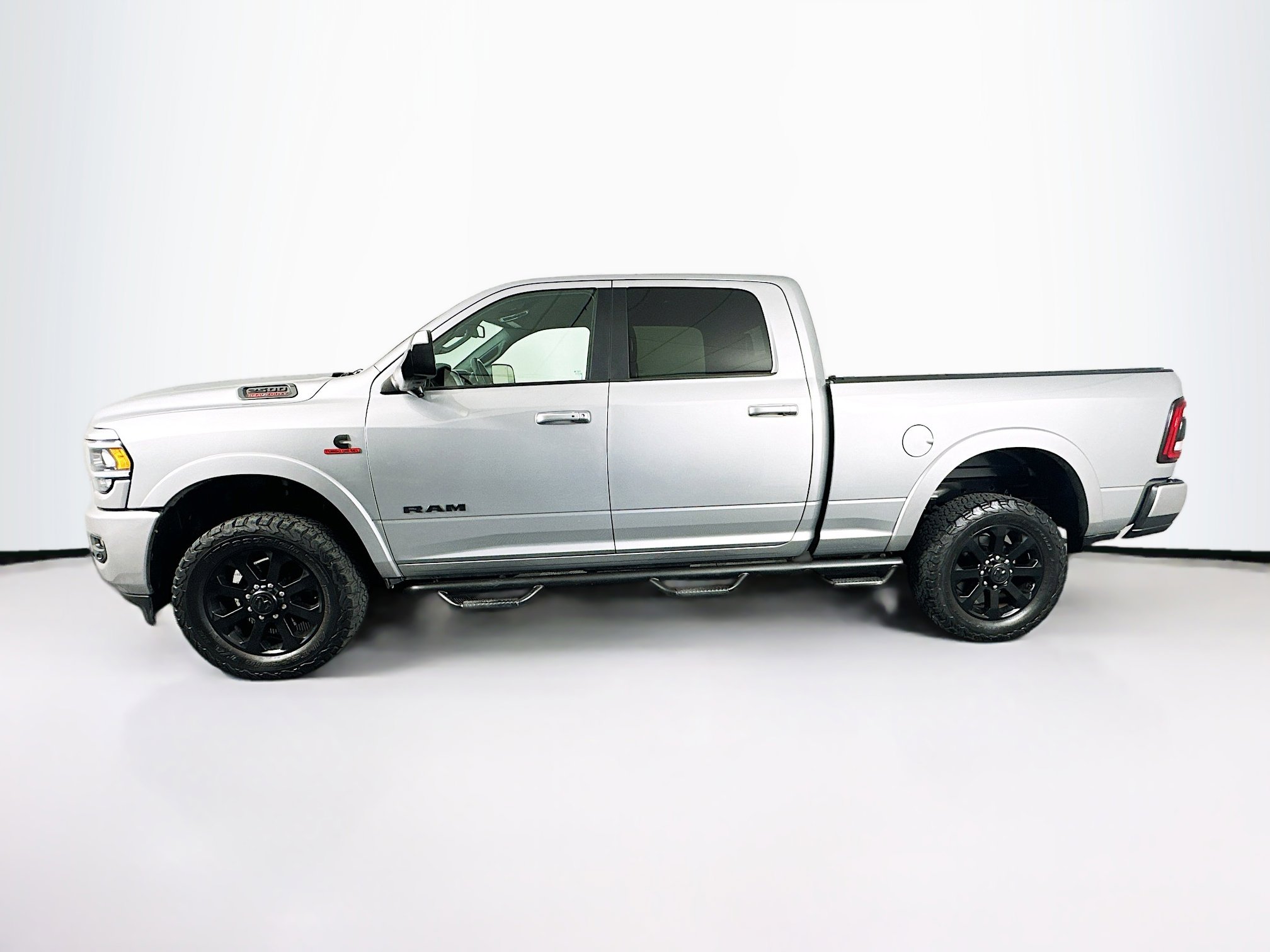 Used 2021 RAM 2500 Laramie w/ Night Edition image 4