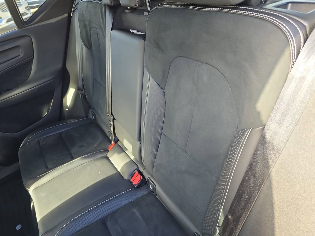 Used 2020 Volvo XC40 T5 R-Design w/ Protection Package Premier image 13