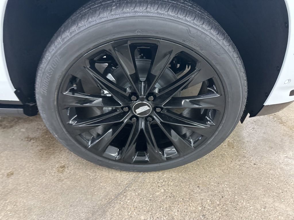 New 2026 Cadillac Escalade Platinum Sport w/ LPO, ONYX Package image 13