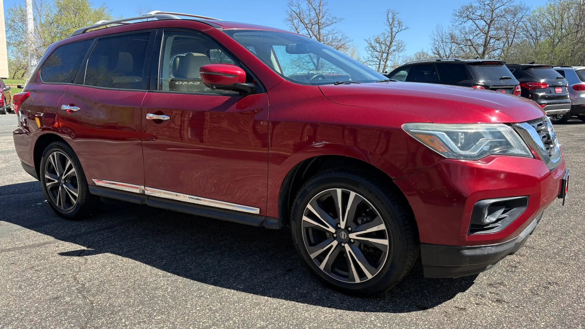 Used 2018 Nissan Pathfinder Platinum FWD image 12