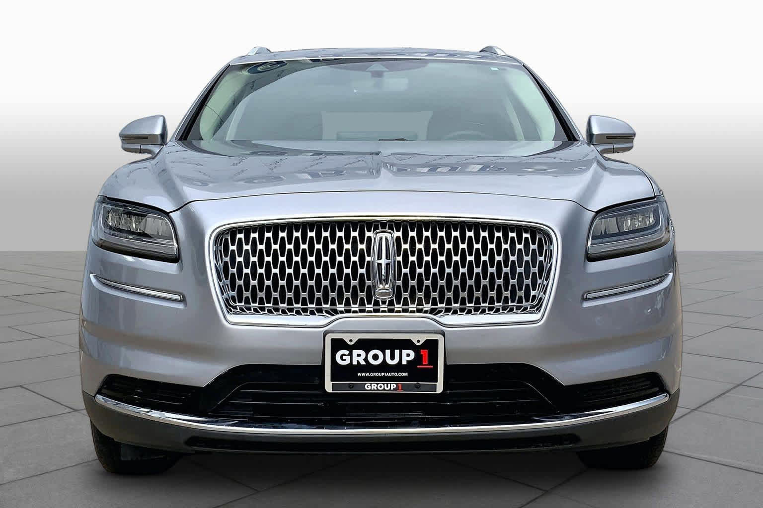 Used 2023 Lincoln Nautilus FWD w/ Premium Package image 3