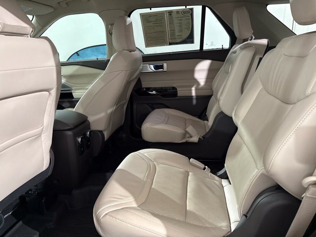 Used 2022 Ford Explorer Platinum w/ Equipment Group 601A AWD/4WD image 15
