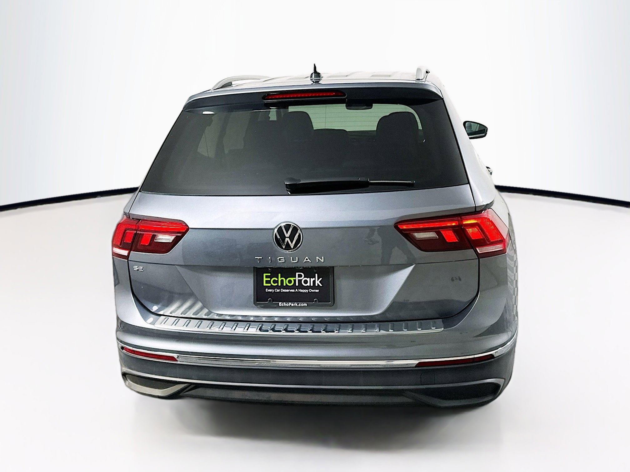 Used 2024 Volkswagen Tiguan SE image 7