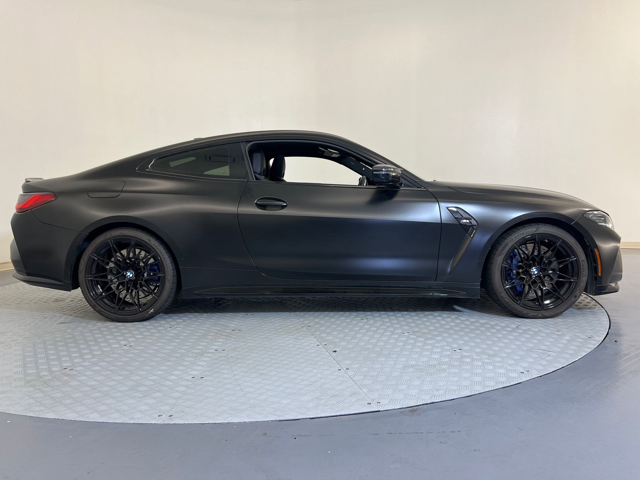 Used 2022 BMW M4 Coupe image 8