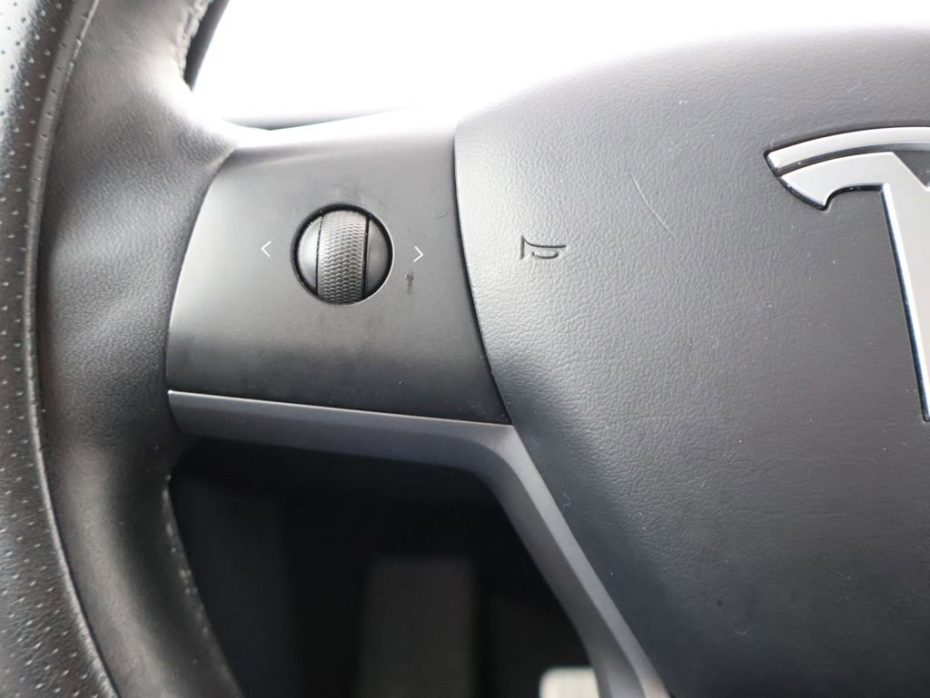 Used 2020 Tesla Model Y Performance image 27