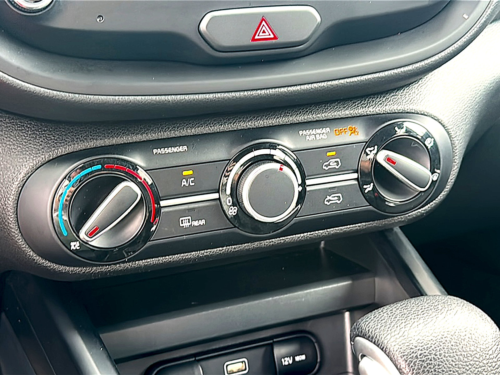 Used 2024 Kia Soul LX w/ Option Group 015 FWD image 33