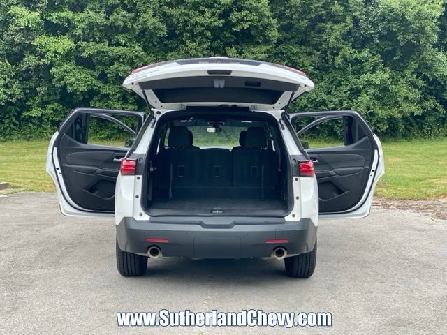 Used 2023 Chevrolet Traverse LT FWD image 41