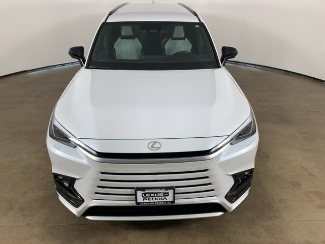 Used 2026 Lexus TX 500h AWD w/ Technology Package image 4