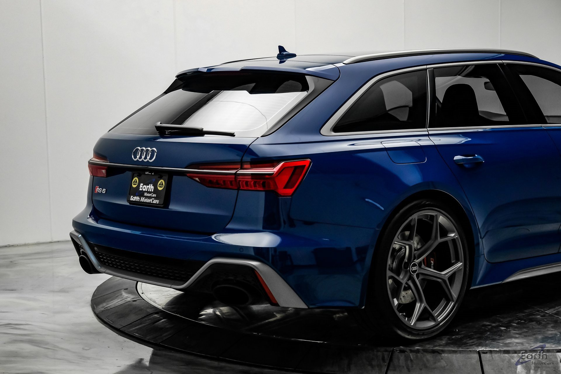 Used 2025 Audi RS 6 performance image 14