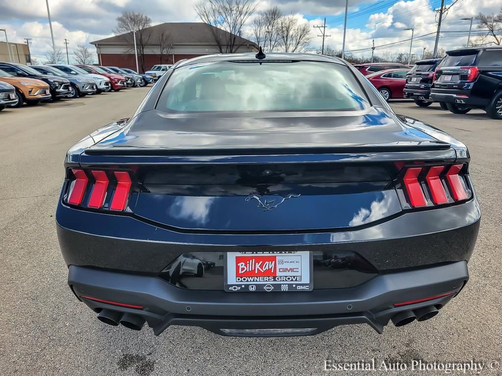 Used 2025 Ford Mustang Premium image 6
