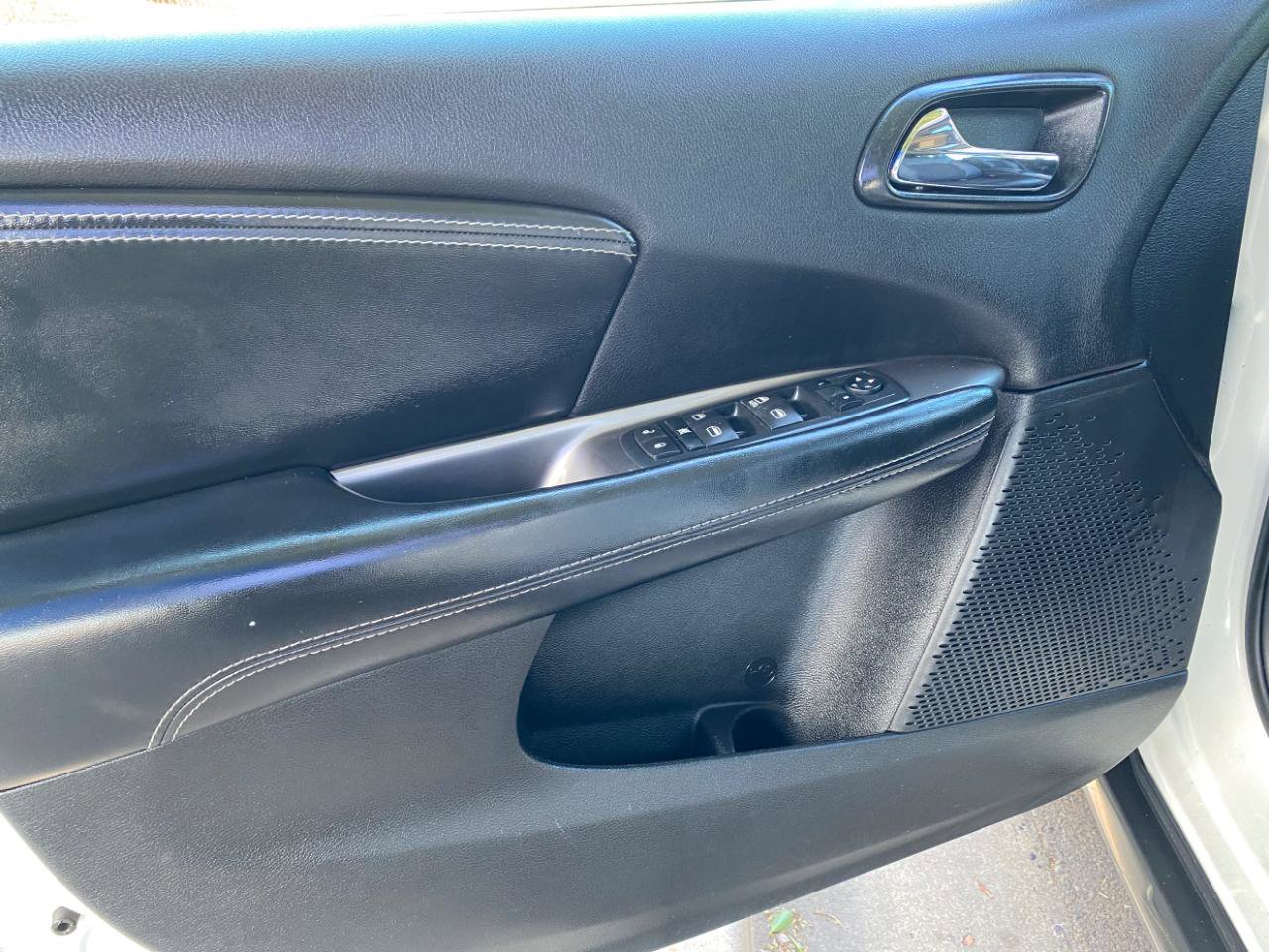 Used 2016 Dodge Journey Crossroad w/ Popular Equipment Group image 19