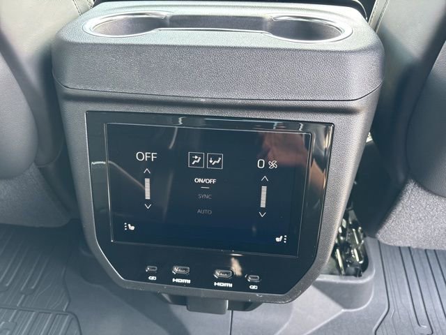 New 2026 GMC Yukon AT4 Ultimate w/ LPO, Illumination Package image 10