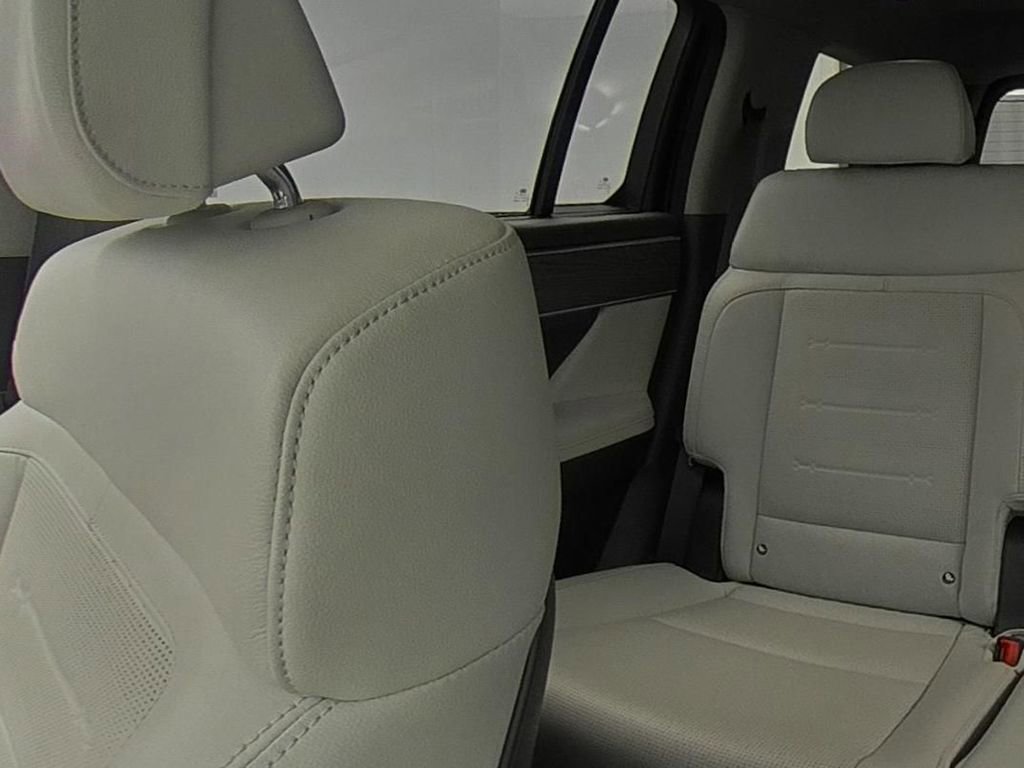 Used 2025 Hyundai Santa Fe Limited image 26