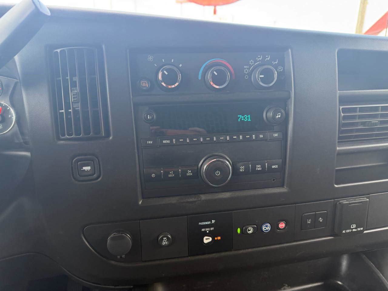 Used 2019 Chevrolet Express 3500 w/ Driver Convenience Package RWD image 18