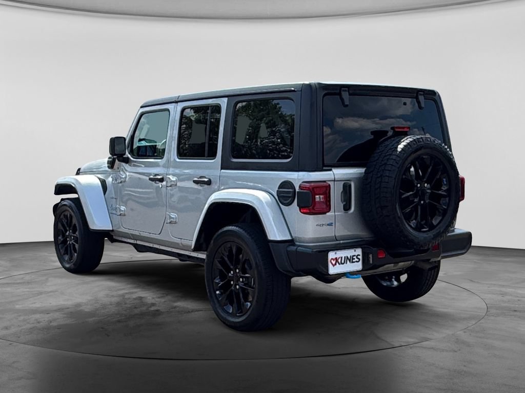 Used 2023 Jeep Wrangler Unlimited Sahara AWD/4WD image 7