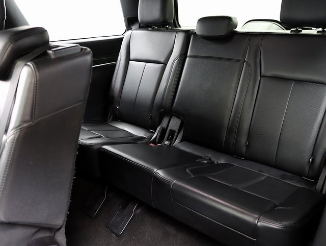Used 2019 Ford Expedition XLT w/ Equipment Group 202A image 12