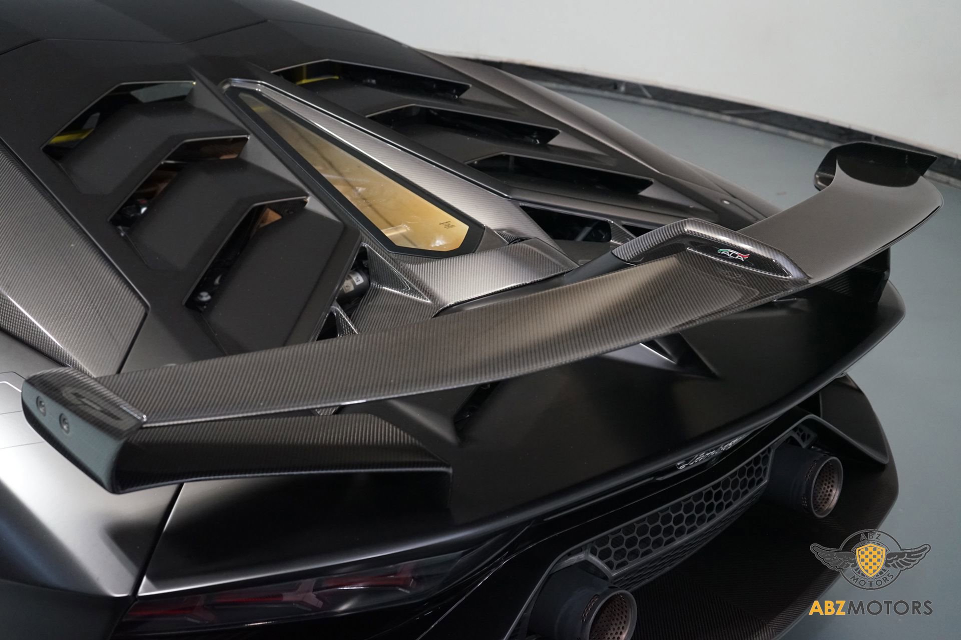 Used 2019 Lamborghini Aventador SVJ image 10
