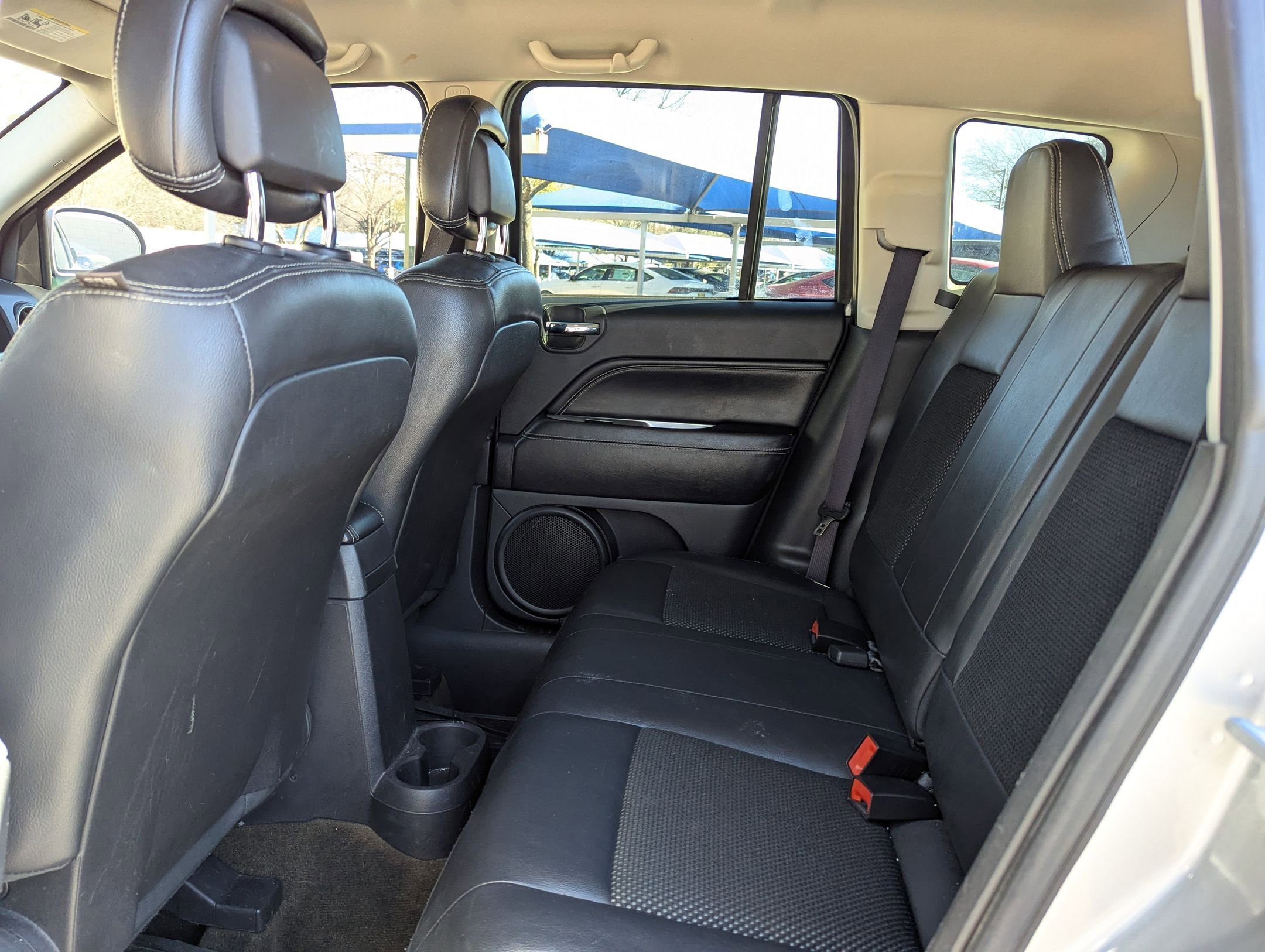 Used 2016 Jeep Compass Latitude image 14