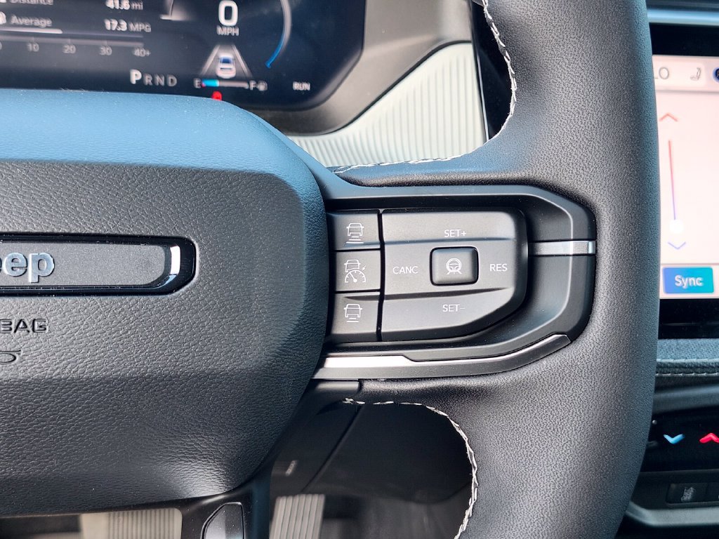 New 2026 Jeep Cherokee Laredo AWD/4WD image 30