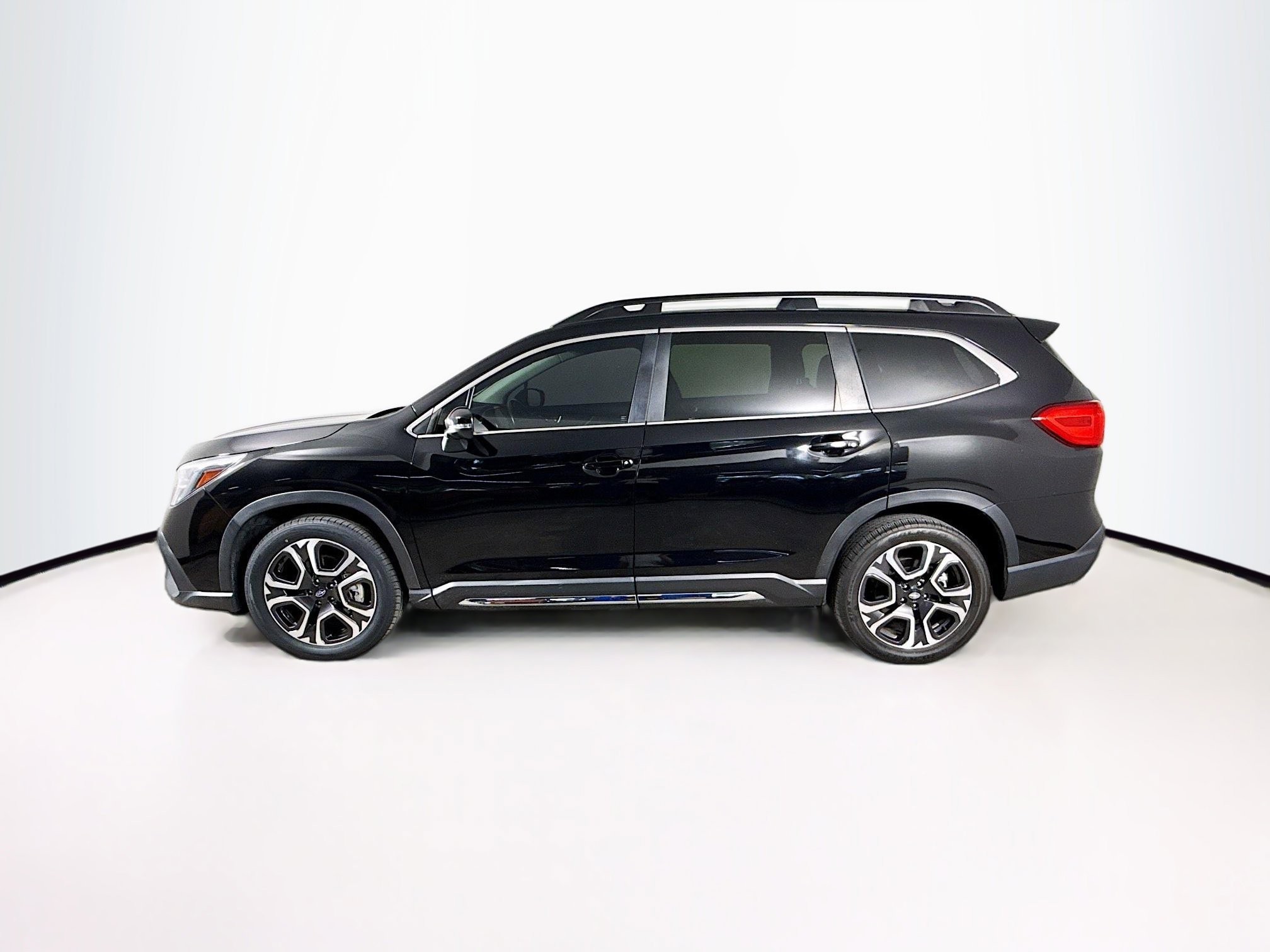 Used 2023 Subaru Ascent Limited image 7