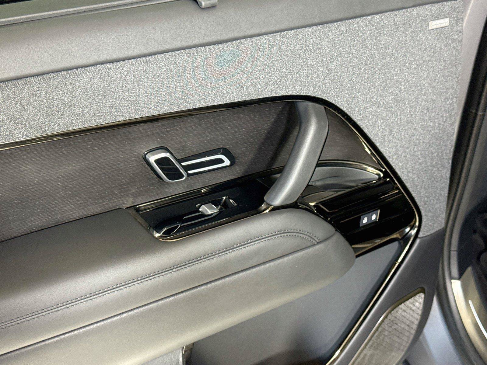 Used 2025 Land Rover Range Rover Sport Autobiography AWD/4WD image 23