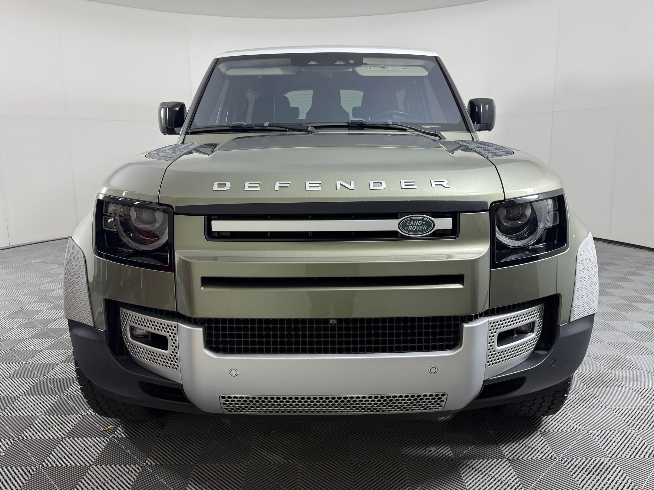 Certified 2021 Land Rover Defender 90 First Edition image 6