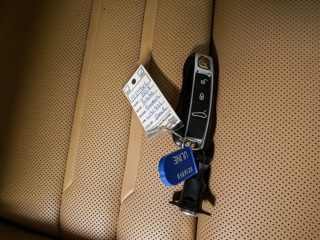 Certified 2018 Porsche Panamera 4S image 28