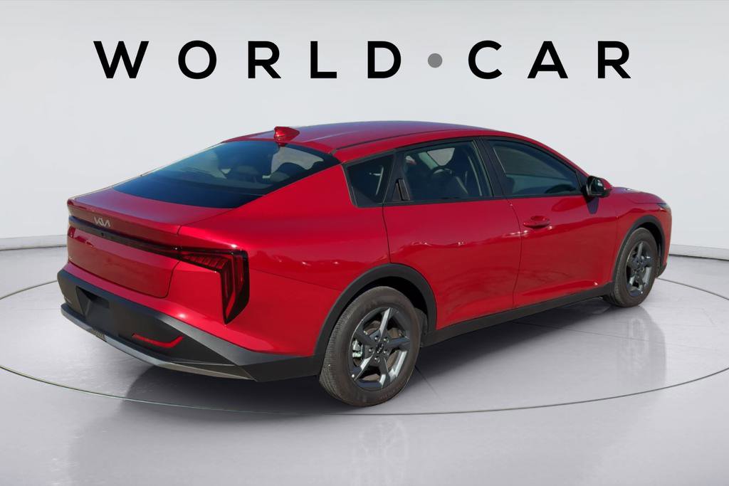 Certified 2025 Kia K4 image 8