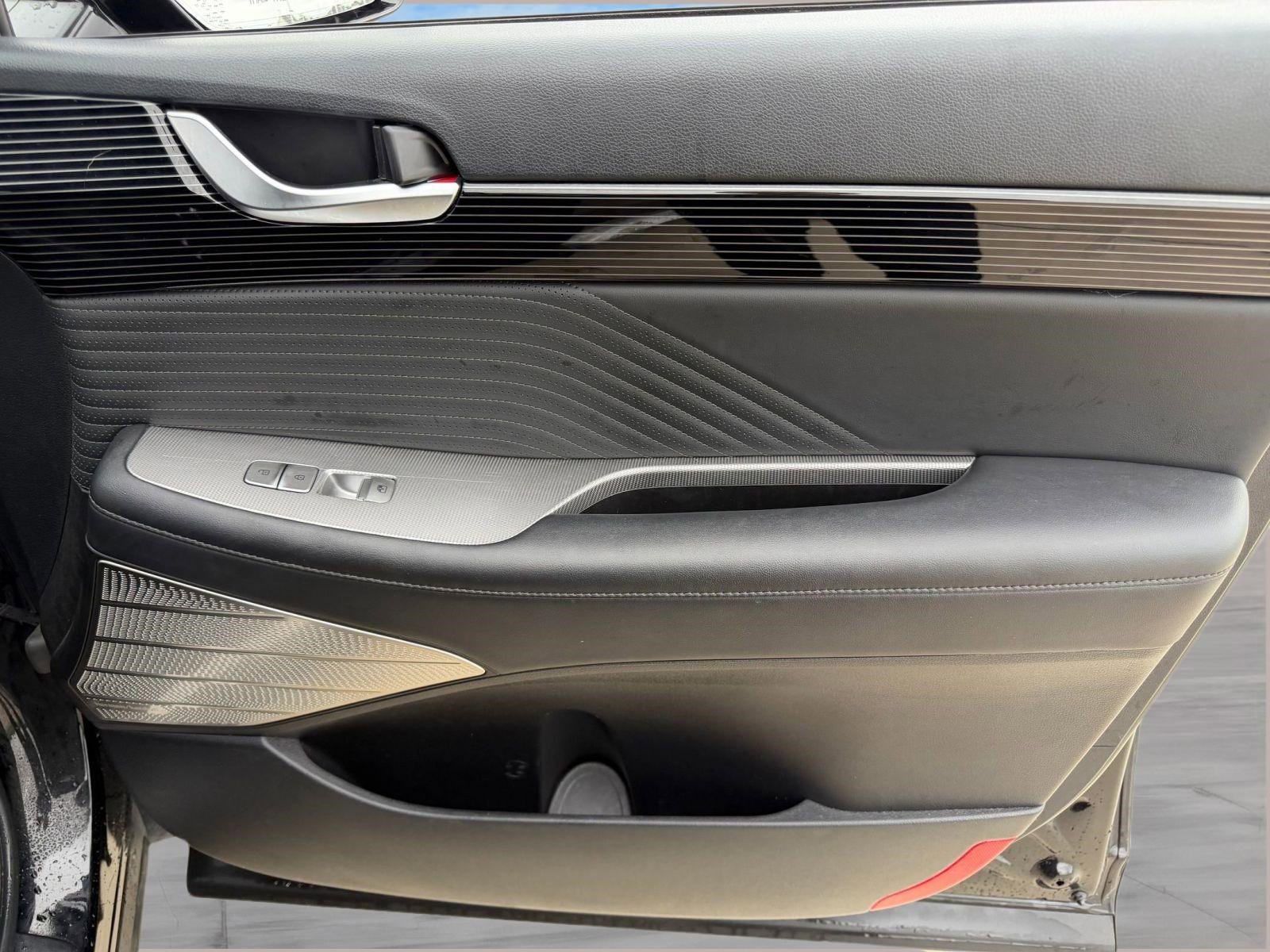 Used 2023 Hyundai Palisade Calligraphy image 13