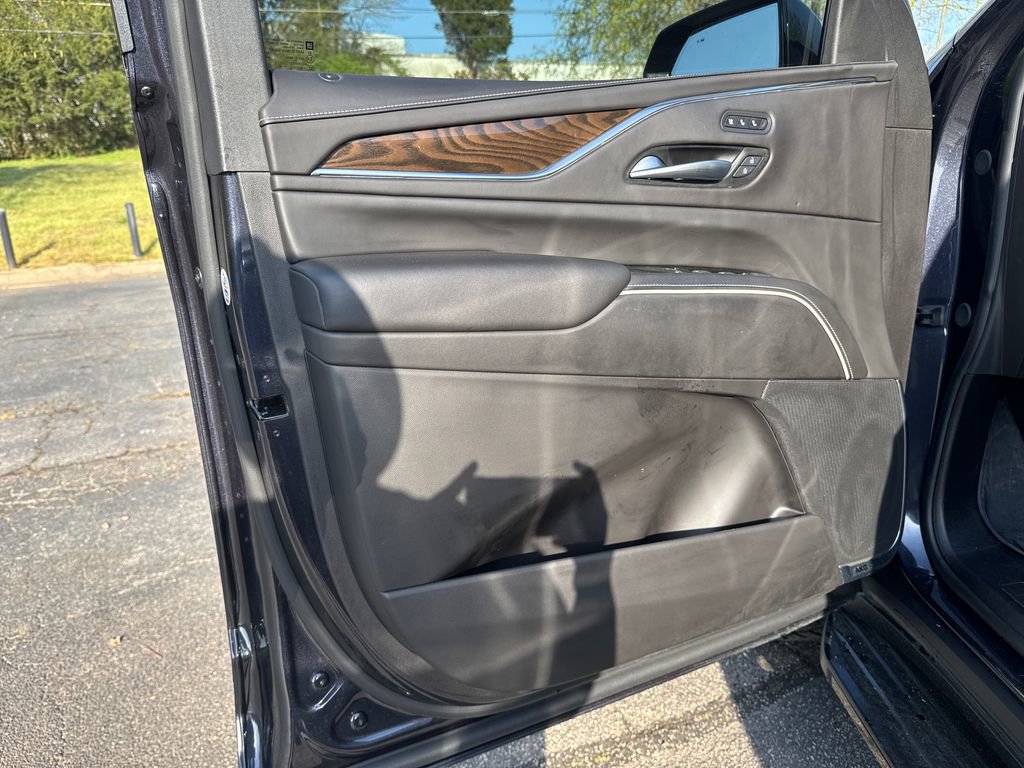 Used 2024 Cadillac Escalade Sport Platinum image 11