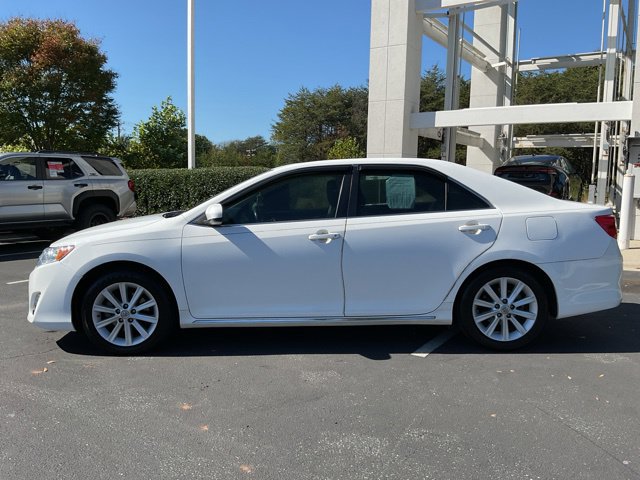 Used 2014 Toyota Camry XLE w/ Leather Package FWD image 10