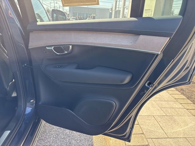 Used 2025 Volvo XC90 B6 Plus AWD/4WD image 12