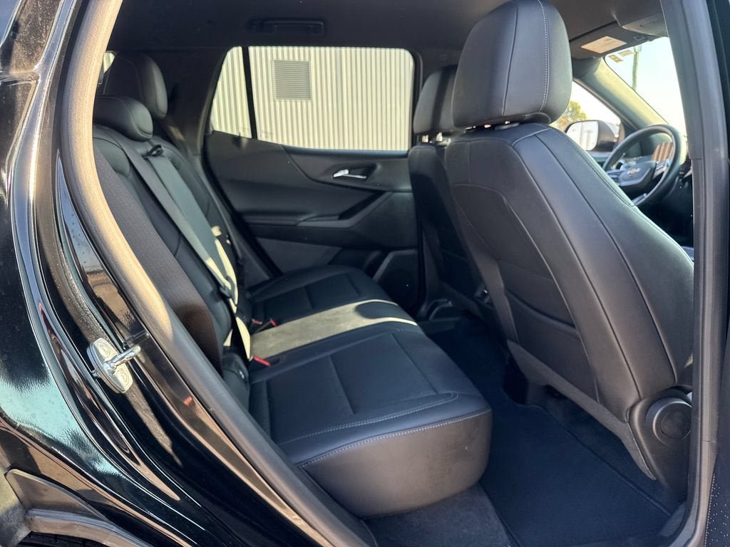 Used 2025 Chevrolet Equinox LT AWD/4WD image 12
