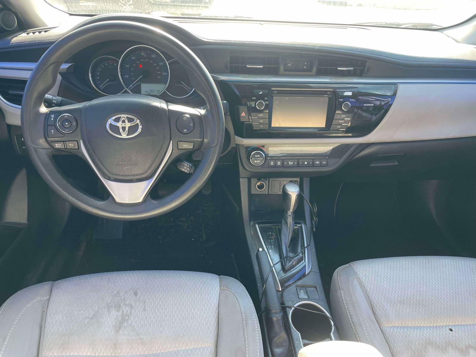 Used 2016 Toyota Corolla LE FWD image 15