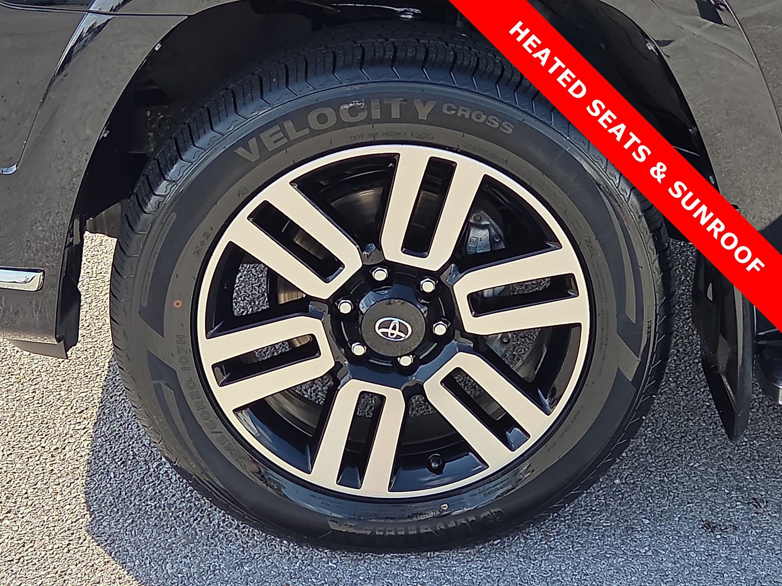Used 2024 Toyota 4Runner Limited AWD/4WD image 7