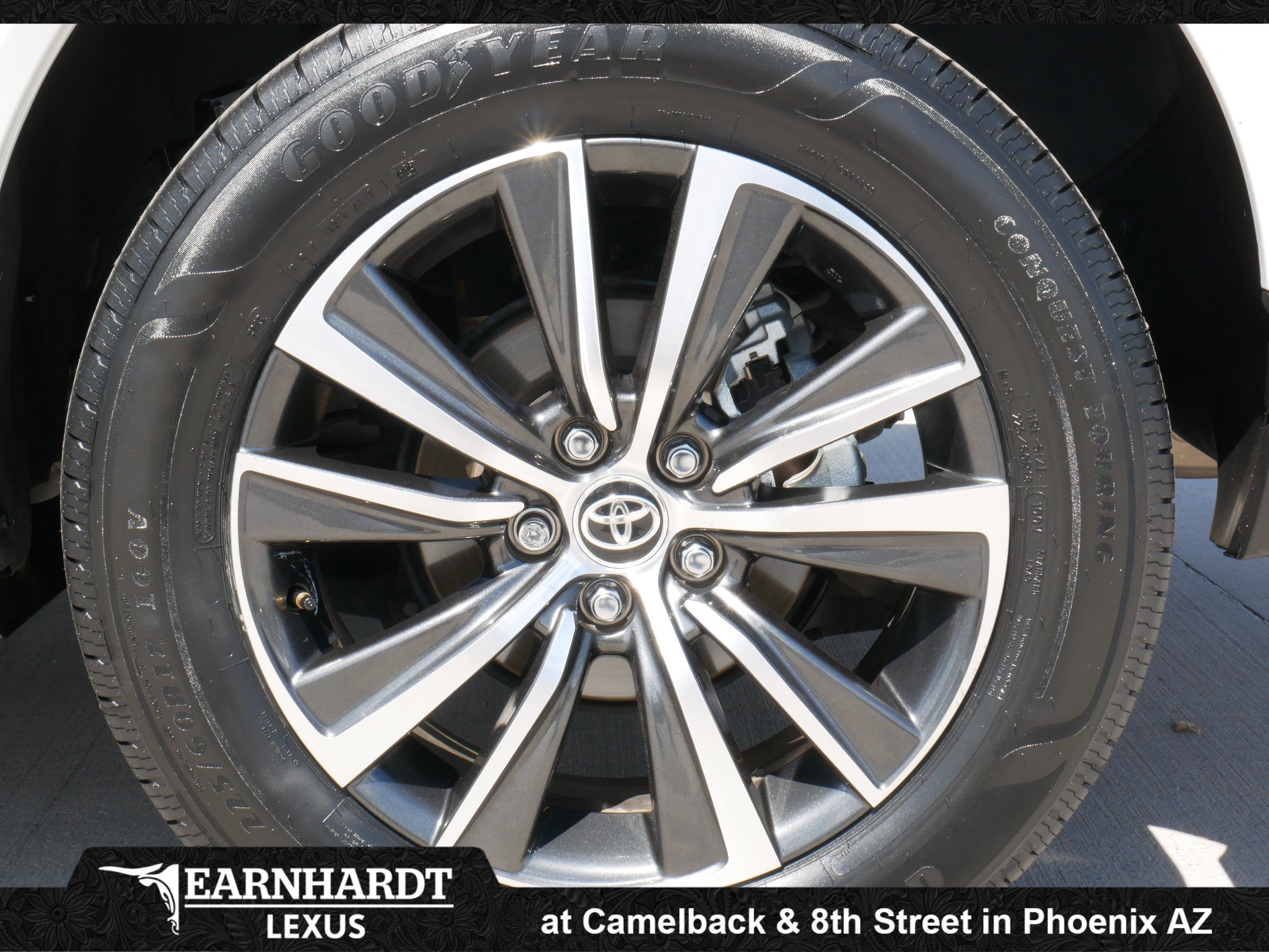 Used 2021 Toyota Venza LE w/ Carpet Mat Package (TMS) AWD/4WD image 17