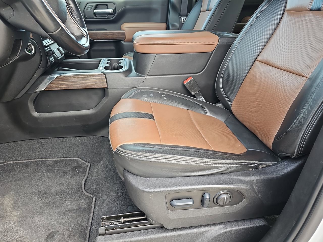 Used 2023 Chevrolet Silverado 3500 High Country w/ Technology Package image 18