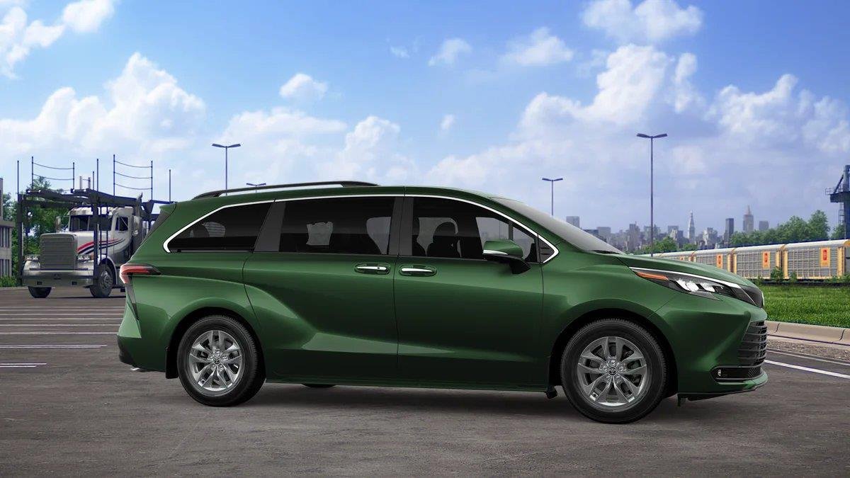 New 2026 Toyota Sienna XLE FWD image 15