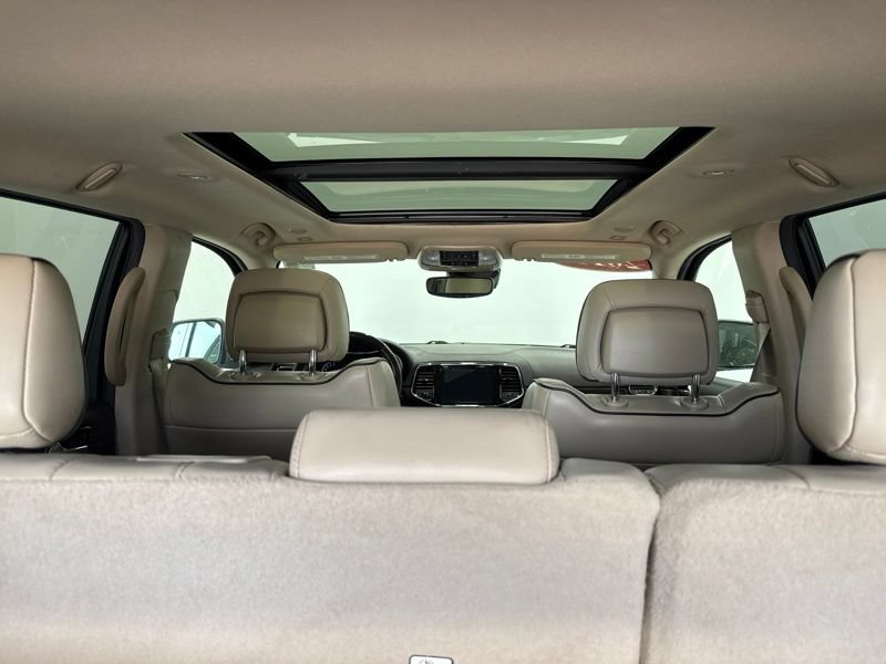 Used 2019 Jeep Grand Cherokee Overland AWD/4WD image 11