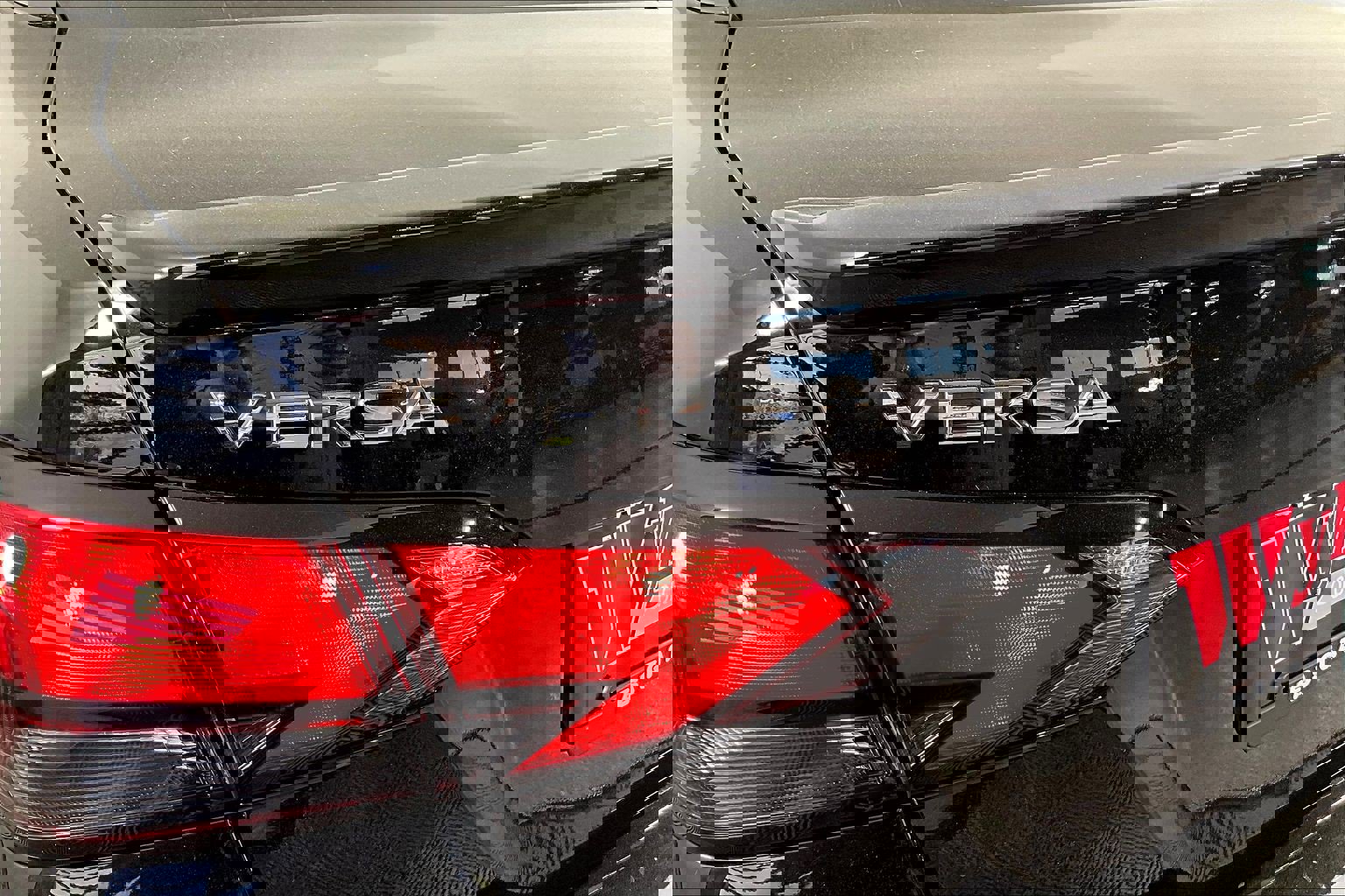 Used 2025 Nissan Versa SV w/ Electronics Package image 23