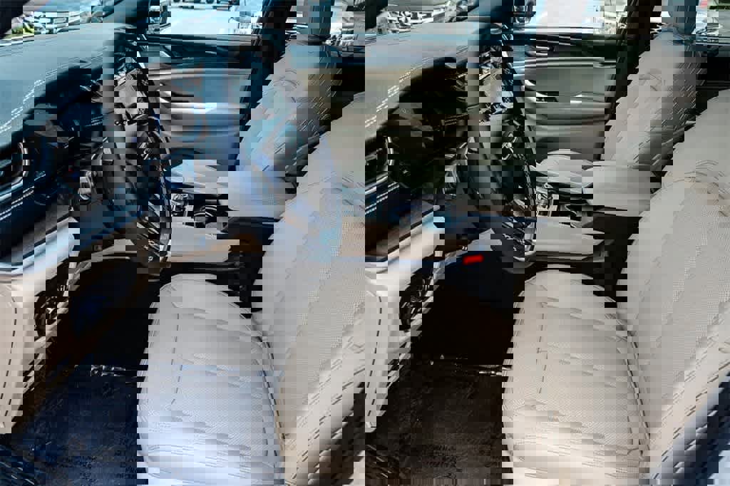 New 2025 Jeep Grand Cherokee Limited w/ Luxury Tech Group II image 19