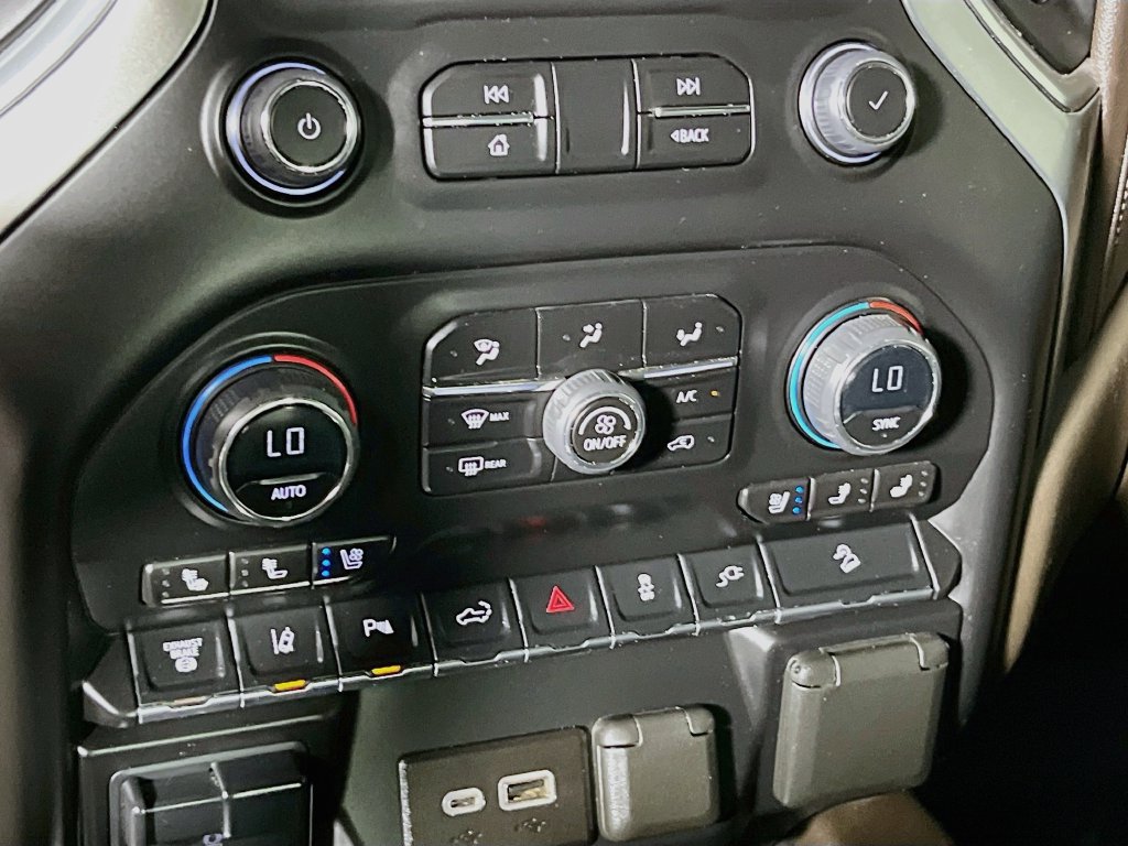 Used 2023 Chevrolet Silverado 2500 LTZ AWD/4WD image 21