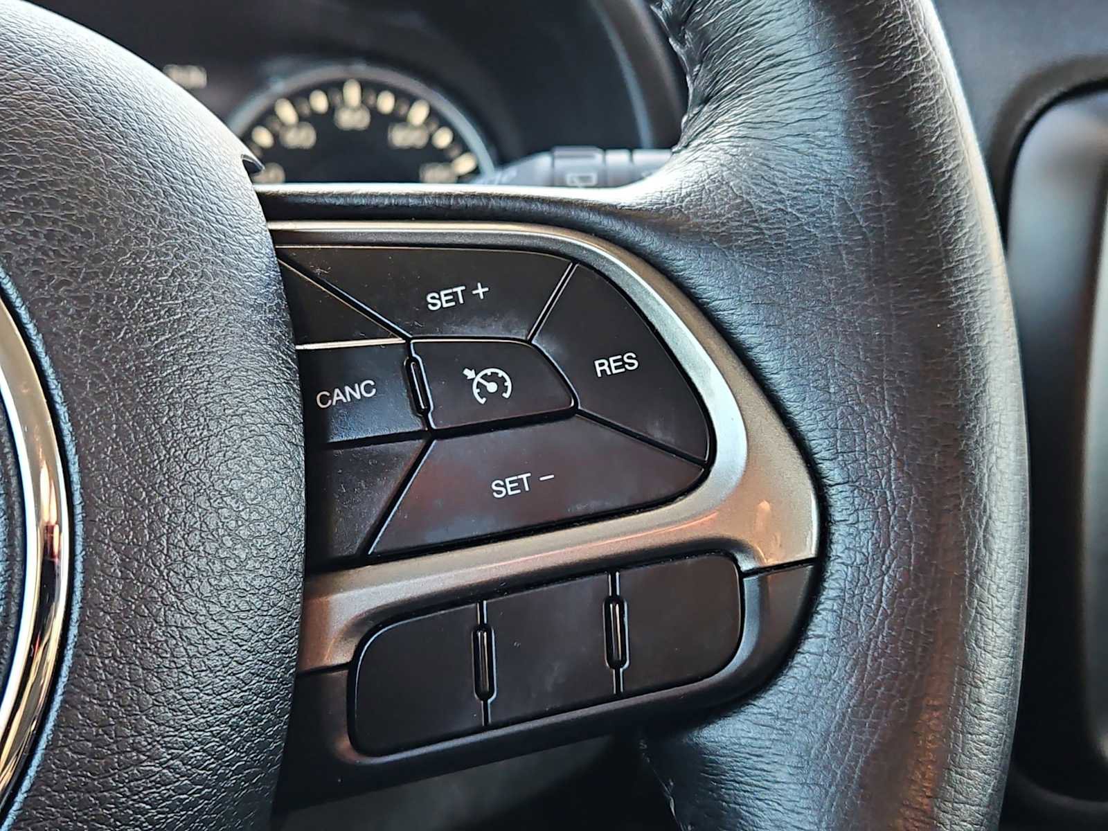 Used 2022 Jeep Renegade Latitude w/ Convenience Group AWD/4WD image 26