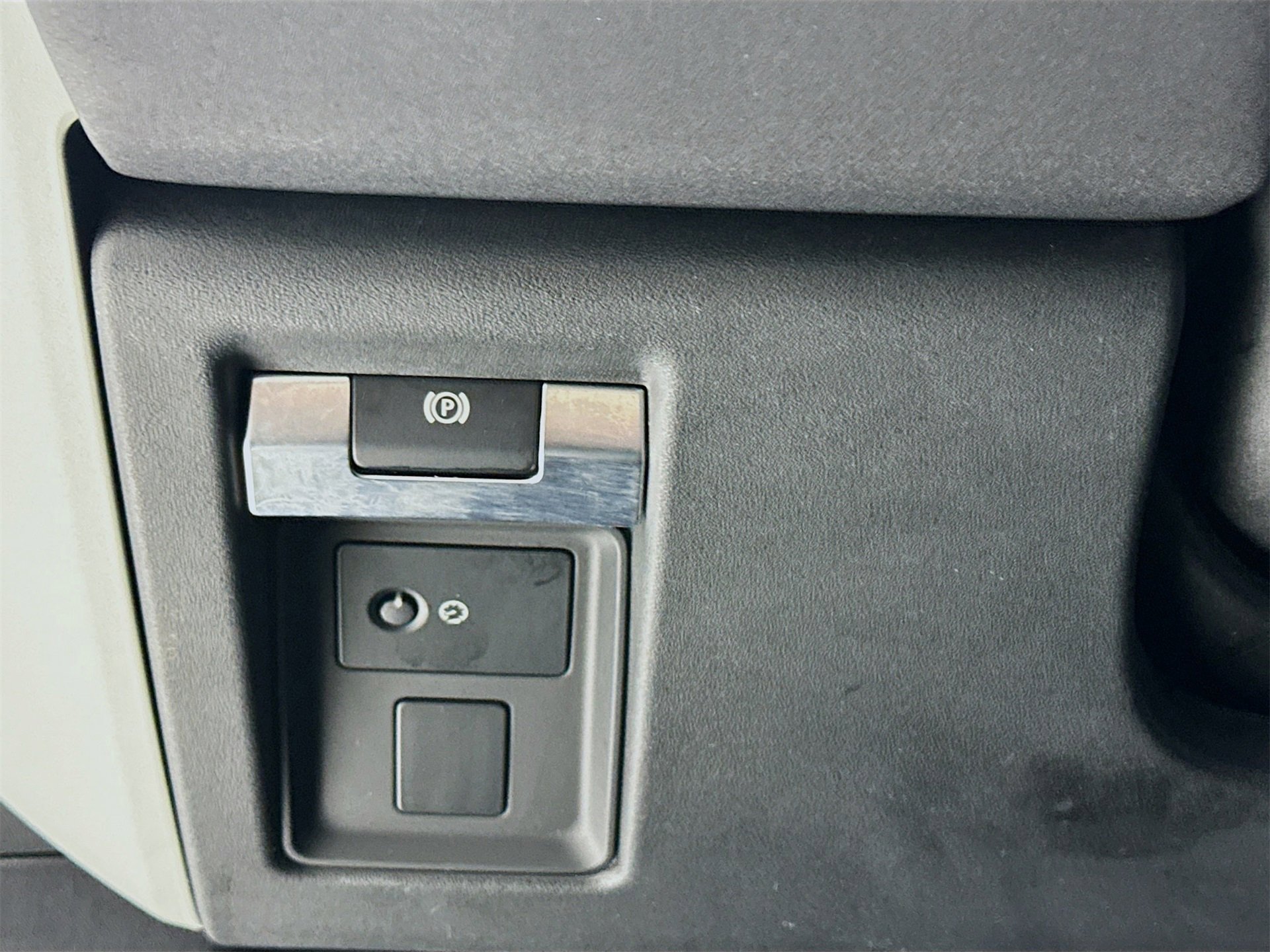 Used 2021 Land Rover Defender 110 S image 11