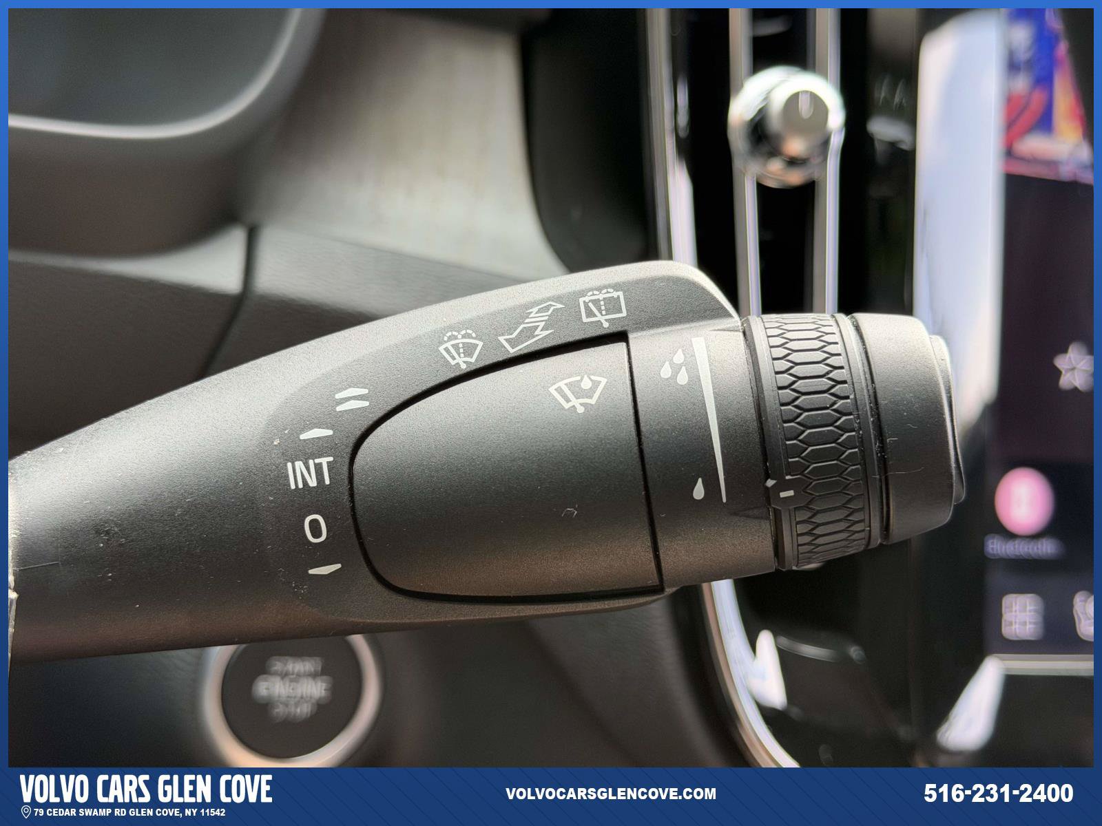 Certified 2023 Volvo XC40 B5 Plus w/ Protection Package Premier AWD/4WD image 27